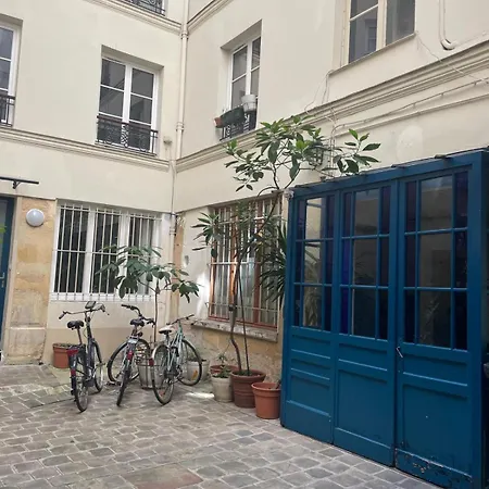 3 Pieces Au Coeur Du Marais * Parigi